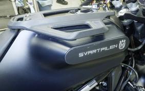 HUSQVARNA SVARTPILEN 250 2020