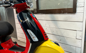 VESPA PRIMA BEIGE RA125 MICKEY