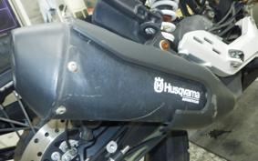 HUSQVARNA SVARTPILEN 401 2021