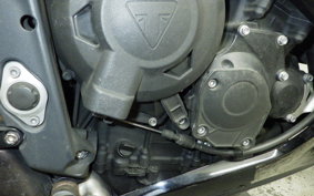 TRIUMPH DAYTONA 675 R 2015