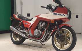 HONDA CB900F 2025 SC01