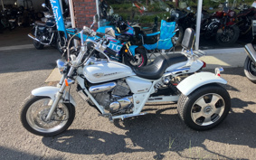 HONDA V- TWIN MAGNA TRIKE MC29..