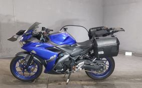 YAMAHA YZF-R25 0110