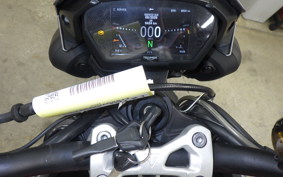TRIUMPH STREET TRIPLE RS 2021