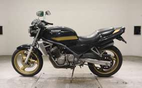 KAWASAKI BALIUS 250 2002 ZR250A