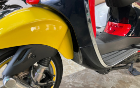 VESPA PRIMA BEIGE RA125 MICKEY ED