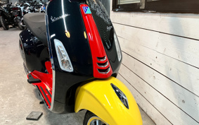 VESPA PRIMA BEIGE RA125 MICKEY
