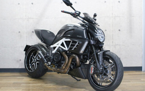 DUCATI DIAVEL 2012 G102J