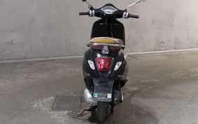 VESPA PRIMA BEIGE RA125 M8110