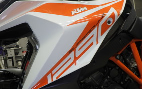 KTM 1290 SUPER DUKE GT 2019