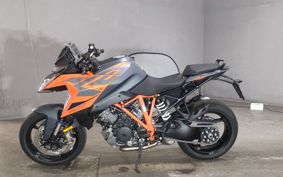 KTM 1290 SUPER DUKE GT V6940