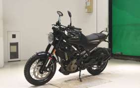HUSQVARNA SVARTPILEN 401 2024