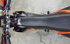 KTM 990 SUPERMOTO 2015