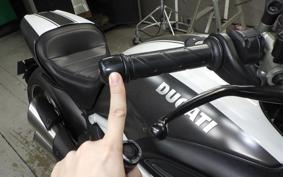 DUCATI DIAVEL Carbon 2017