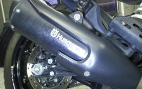HUSQVARNA SVARTPILEN 250 2020