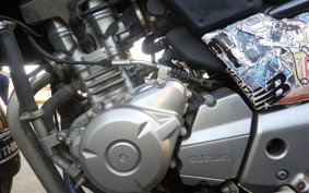 SUZUKI GSR250
