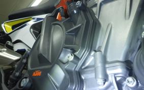 KTM 890 DUKE R 2021