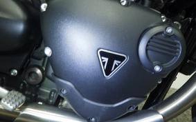 TRIUMPH STREET TWIN 2016