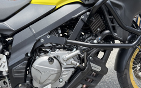 SUZUKI DL650 ( V-Strom 650 ) 2023 C733M