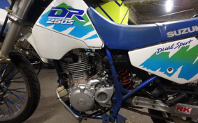 SUZUKI DR250 S SJ44A