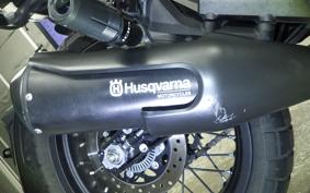 HUSQVARNA SVARTPILEN 401 2023