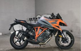 KTM 1290 SUPER DUKE GT V6940