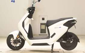 HONDA EM1 e: 2022 EF16