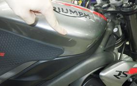 TRIUMPH STREET TRIPLE R 2020