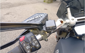 DUCATI DIAVEL 2016 GA01