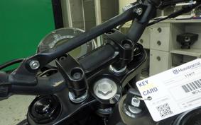 HUSQVARNA SVARTPILEN 250