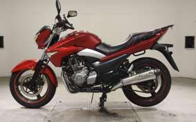 SUZUKI GSR250 2000