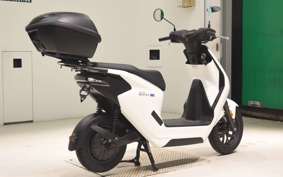 HONDA EM1 e: 2002 EF16