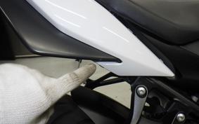 SUZUKI GSR750 2011