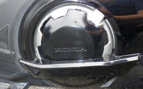 HONDA NM4 VULTUS -01 2016 RC82