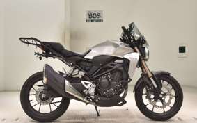 HONDA CB250RA 2015 MC52