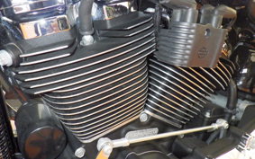 HARLEY FLBS 1870 2023
