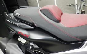 YAMAHA T-MAX 560 2026 SJ21J