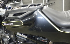 HUSQVARNA SVARTPILEN 401 2019