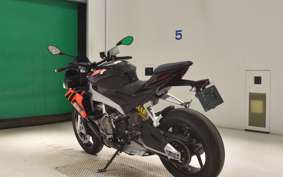 APRILIA トゥオノ660 FACTORY 2024