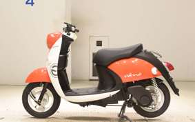 YAMAHA E-VINO 2015 SY11J