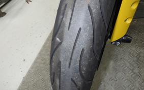 YAMAHA YZF-R1 2013