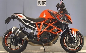 KTM 1290 SUPER DUKE R 2015 V3940
