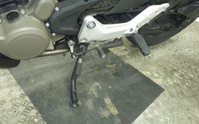 HUSQVARNA SVARTPILEN 125