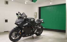 HONDA CBR650R E-Clutch 2025 RH17