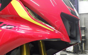 YAMAHA YZF-R15 2025