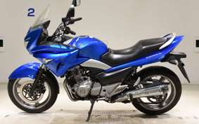 SUZUKI GSR250S 2003