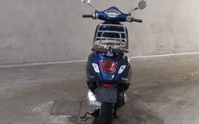 VESPA PRIMA BEIGE RA125 ..