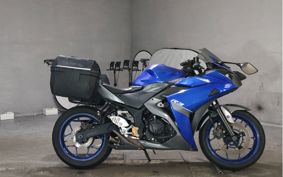 YAMAHA YZF-R25 0110