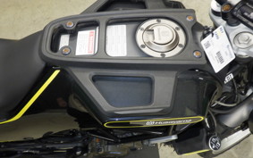 HUSQVARNA SVARTPILEN 401 2019
