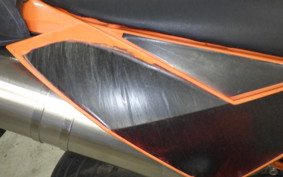KTM 990 SUPERMOTO 2015